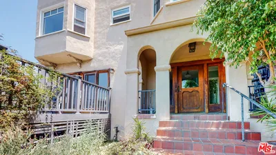 3627 Crestmont Avenue photo 2