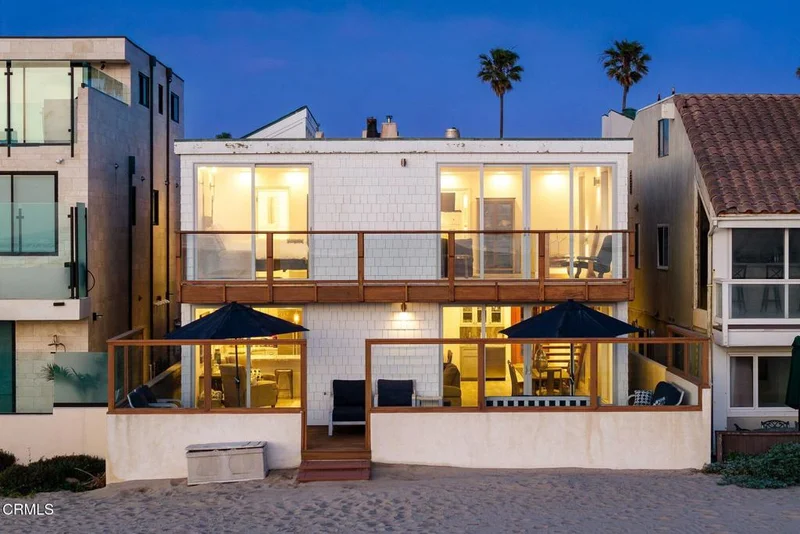 3373 Ocean Drive photo 2