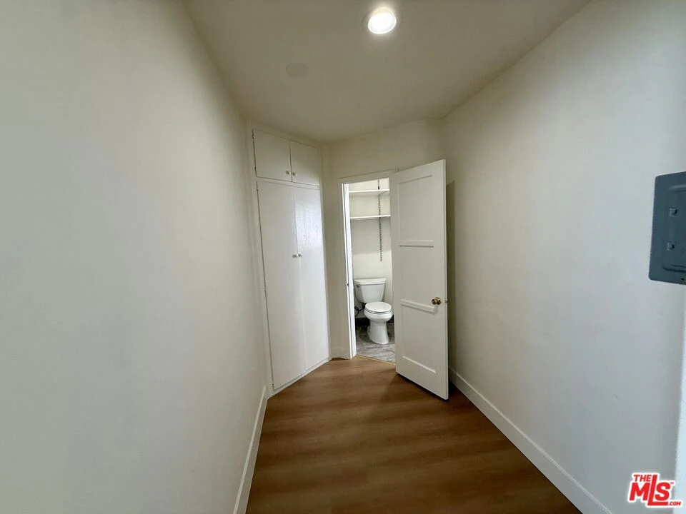Interior 4