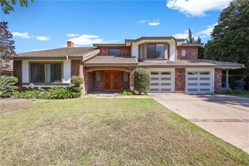 1136 Columbia Road photo 2