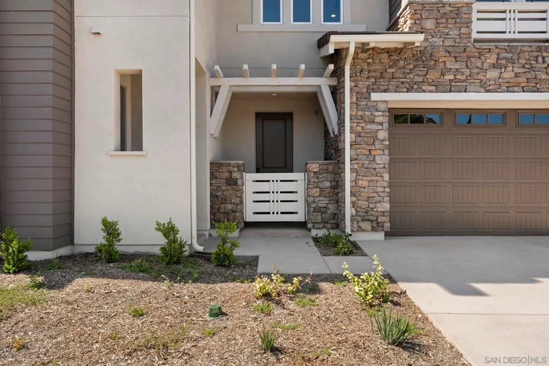 13780 Holly Oak Way photo 2