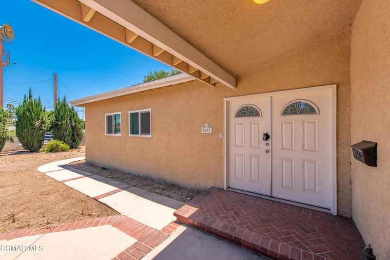 8681 Winnetka Avenue, Winnetka, CA 91306