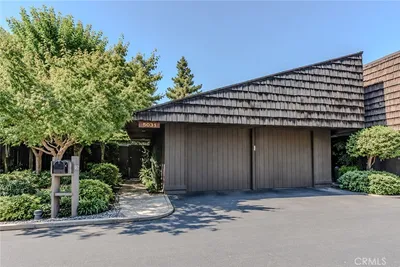 5031 N Van Ness photo 2