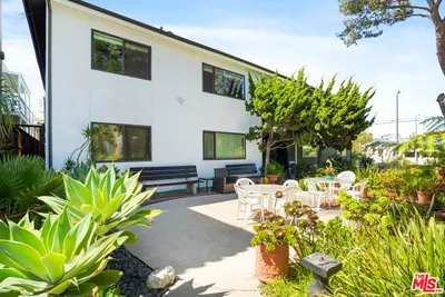 119 Paloma Avenue D photo 2