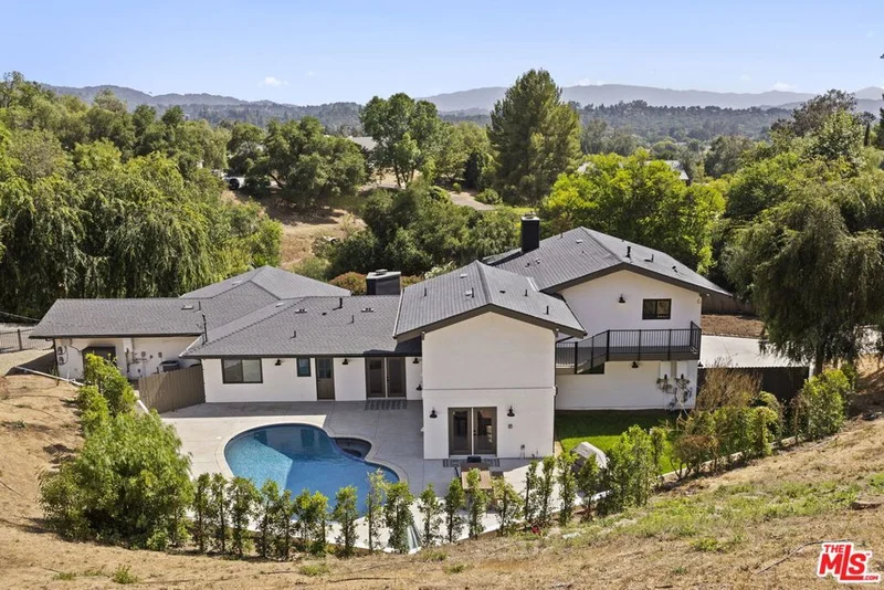 Photo 2 of 1131 Rancho Drive