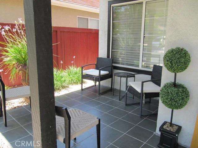 687 Pointe Vista photo 2