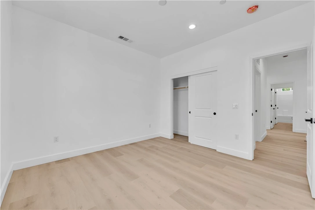Interior 3