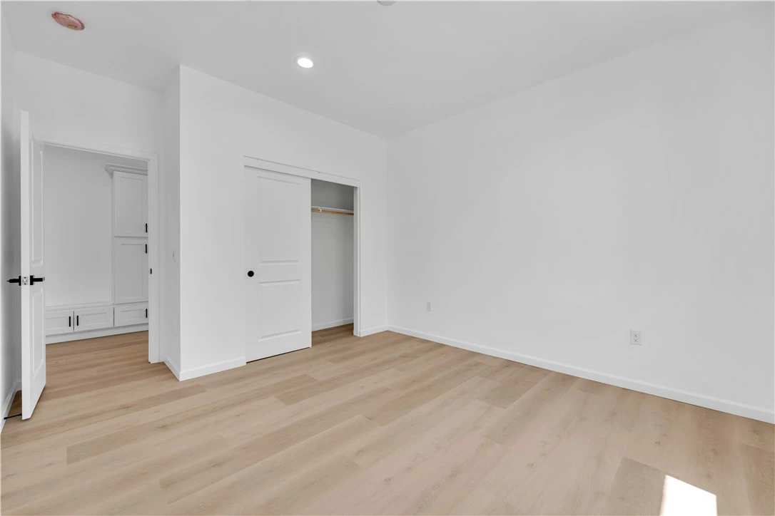 Interior 4