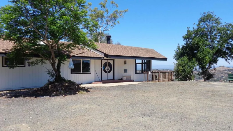 3730 Silverleaf Ln. photo 2