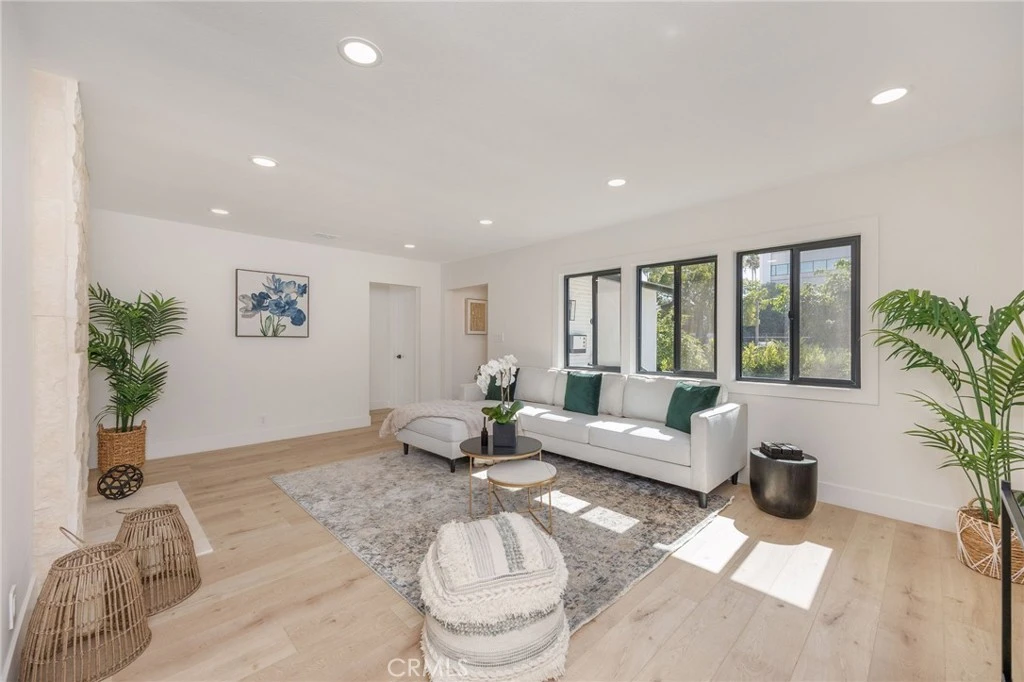 Interior 3