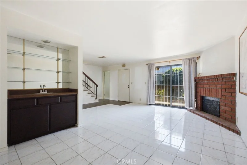 Photo 2 of 506 Pomelo Avenue C