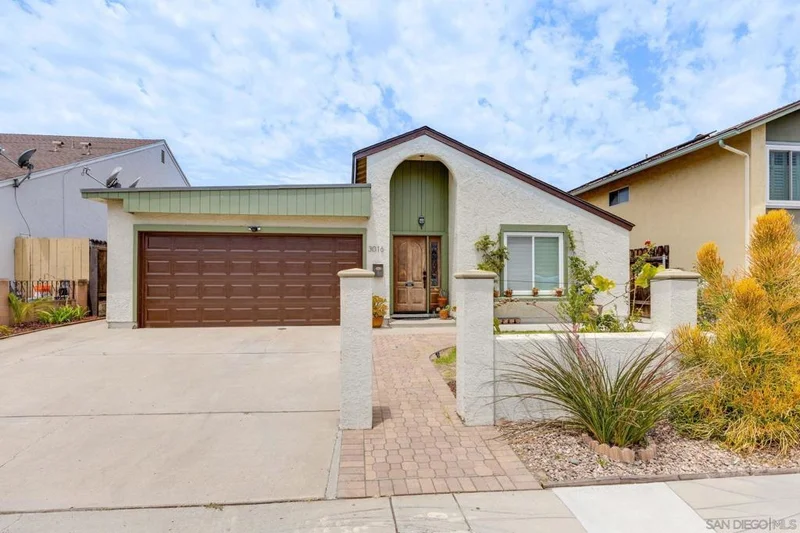 3016 Analiese Way photo 2