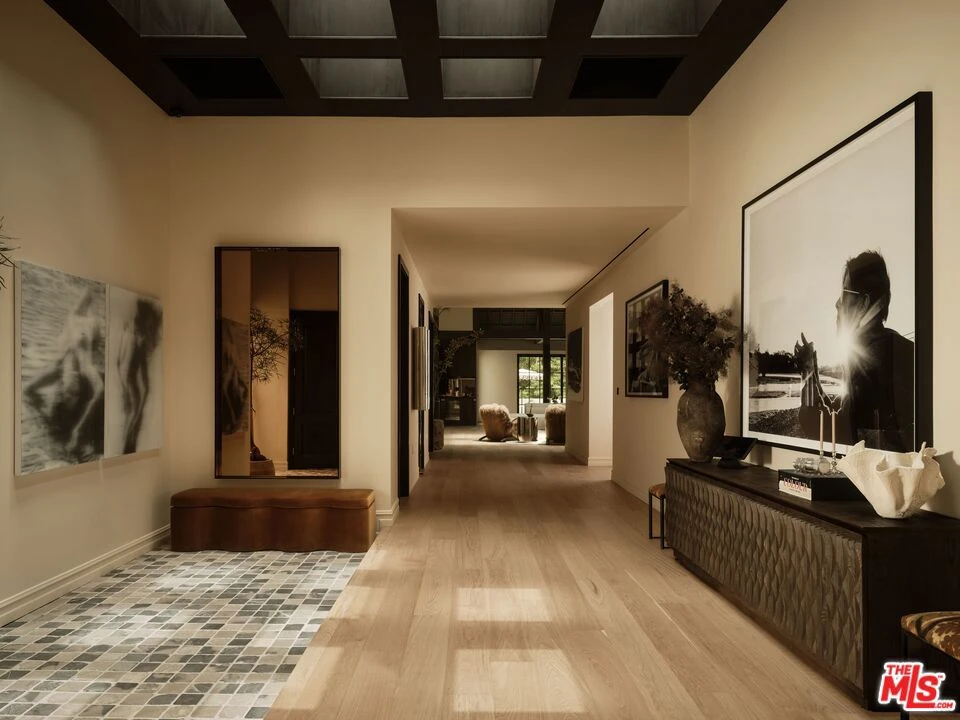 Interior 3