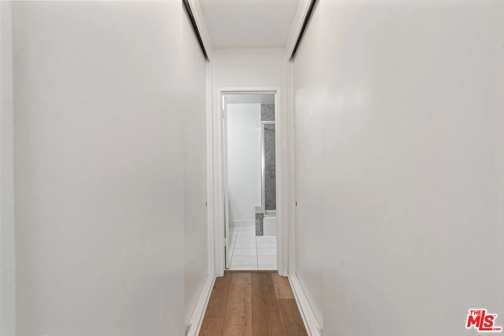 Interior 4