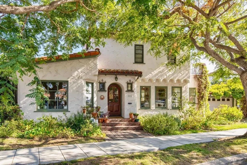 2521 Collier Ave, San Diego, CA 92116