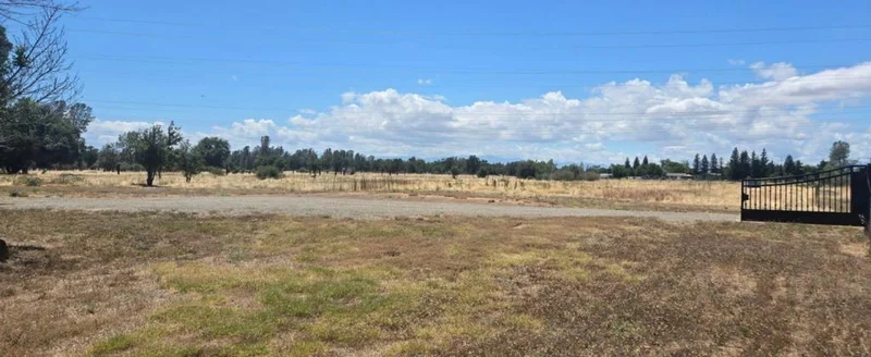 Photo 2 of 17277 Olinda Road