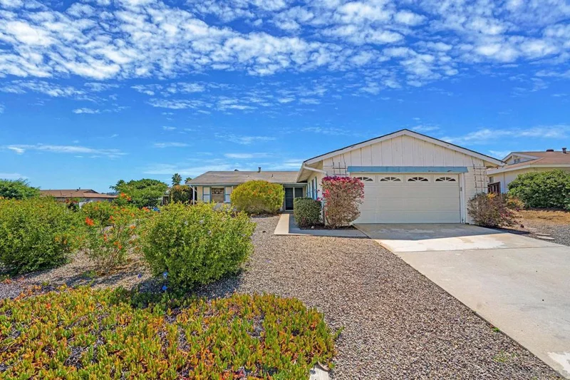 16371 Bernardo Oaks Dr