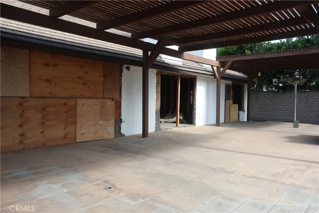 Interior 4