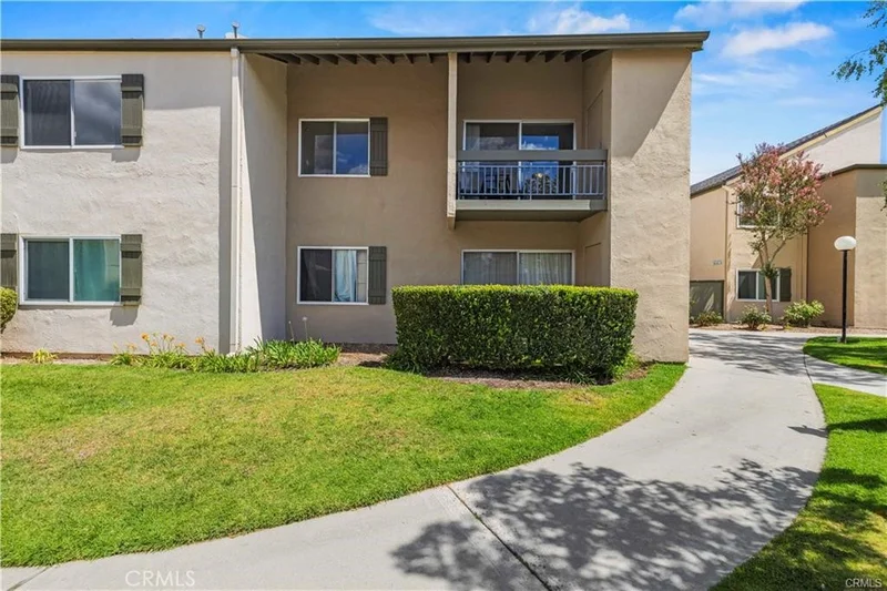 25730 Player Drive S-8, Valencia, CA 91355