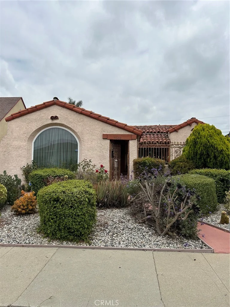 7032 2nd Ave, Los Angeles, CA 90043