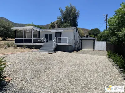 33155 Adelfa Street photo 2