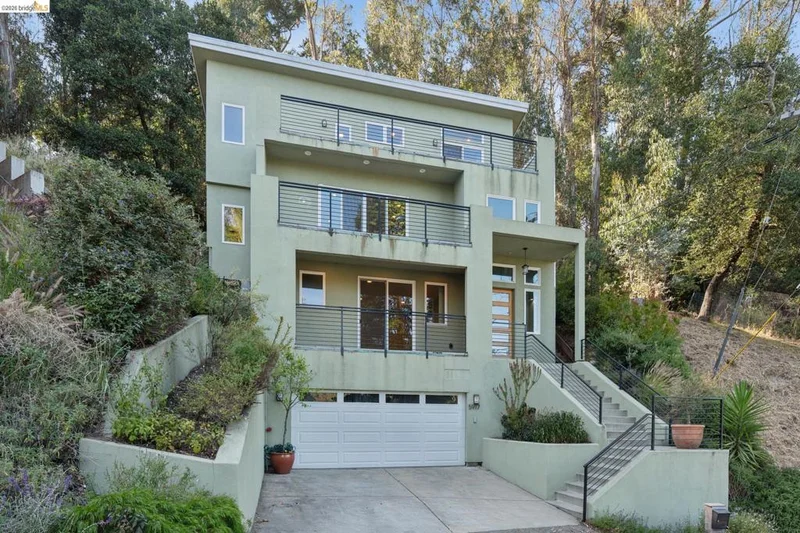 5917 Balboa