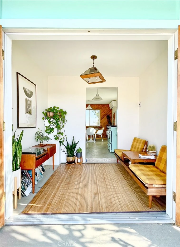 Interior 3