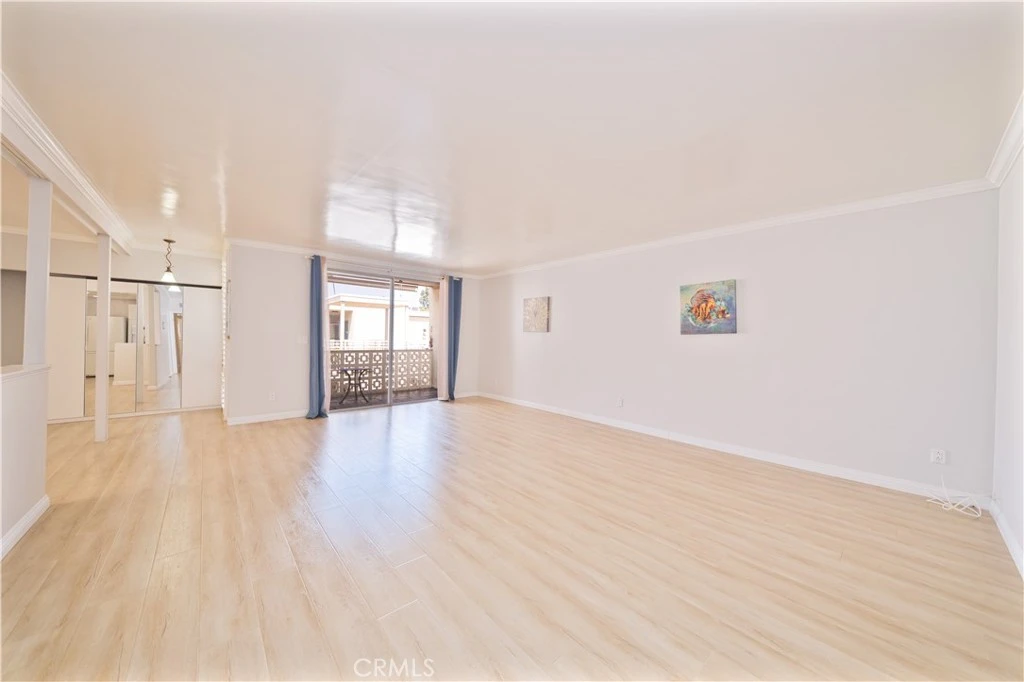 Interior 4