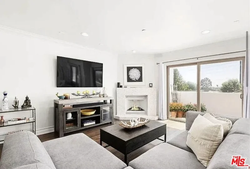 1621 Barry Avenue PH3 photo 2