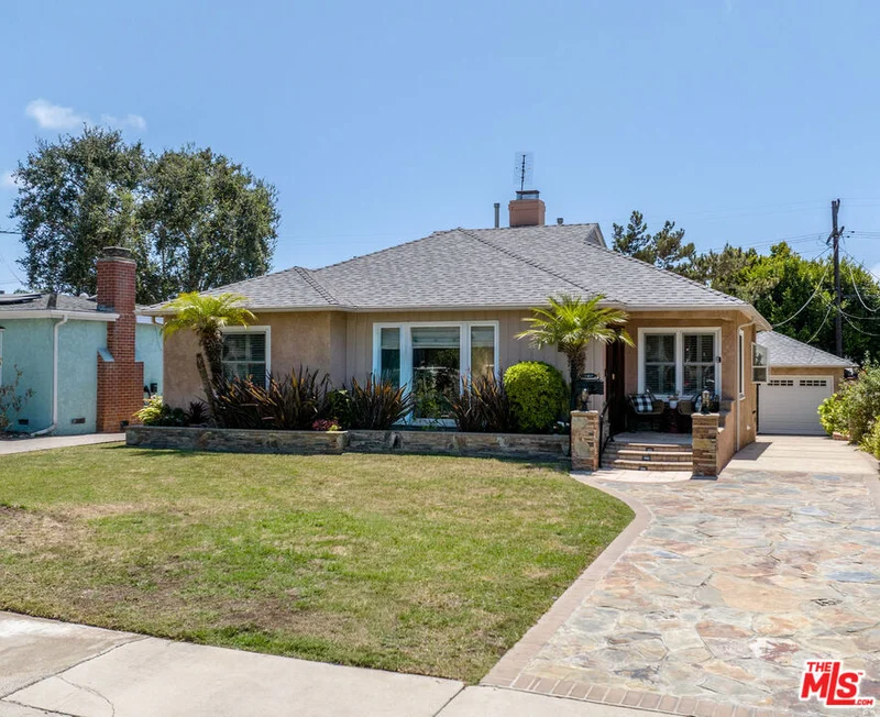 7807 Stewart Avenue, Los Angeles, CA 90045