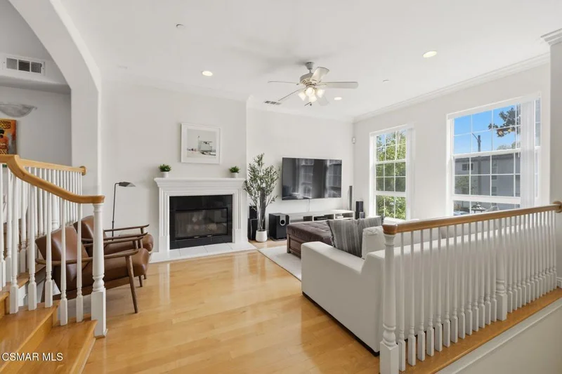 Photo 2 of 4106 W Kling Street