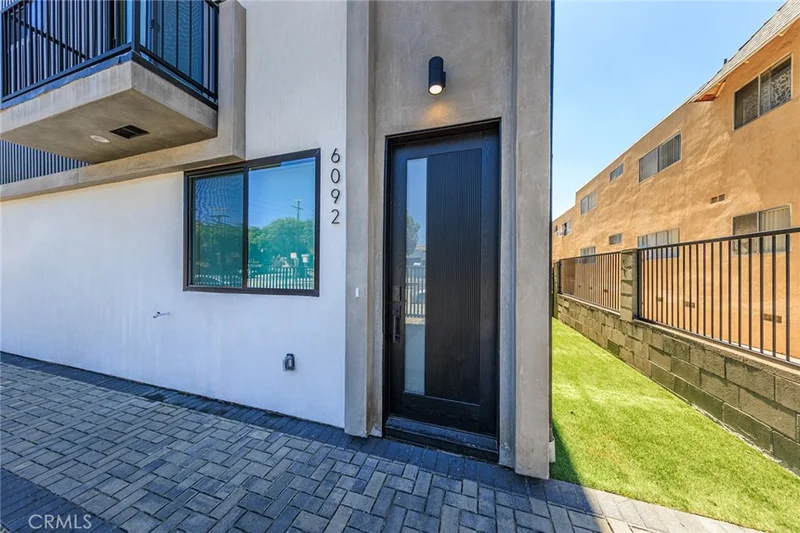 6094 La Prada photo 2