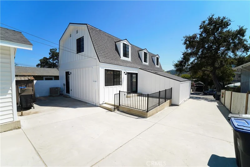 2615 Manhattan photo 2