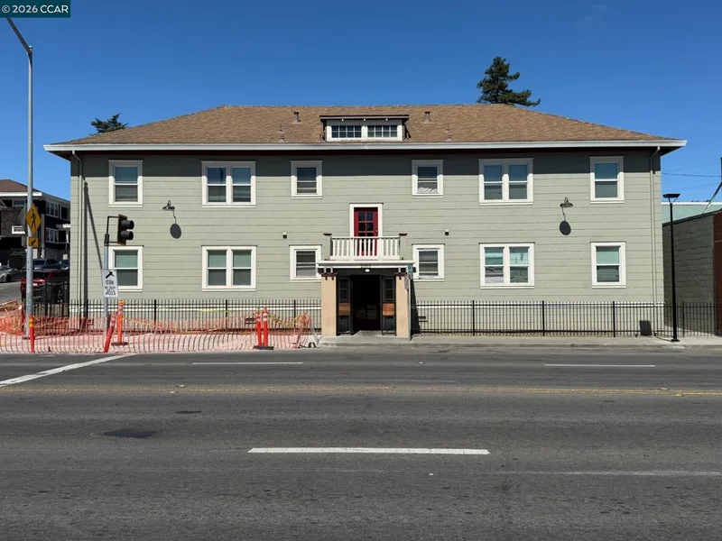 2303 Sonoma Blvd