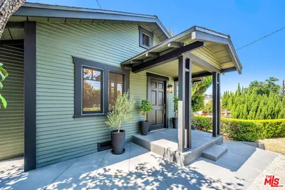 215 Newland Street photo 2