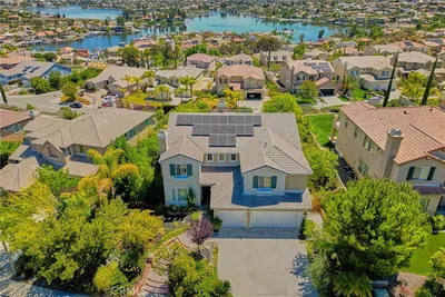 7 Via Niccolo Court