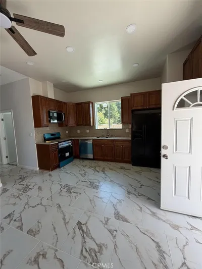 10600 Hillview photo 2