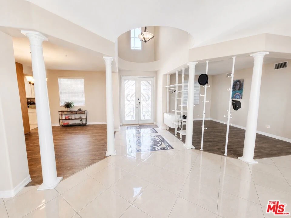 Interior 2