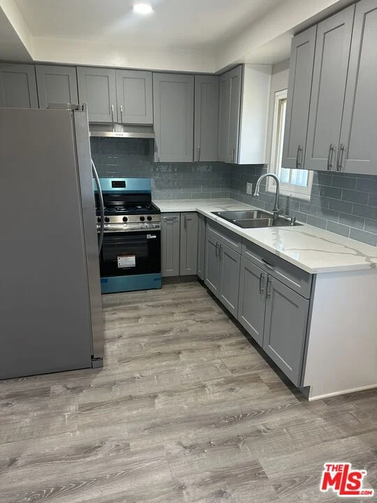 Photo 2 of 711 Larch Street 10