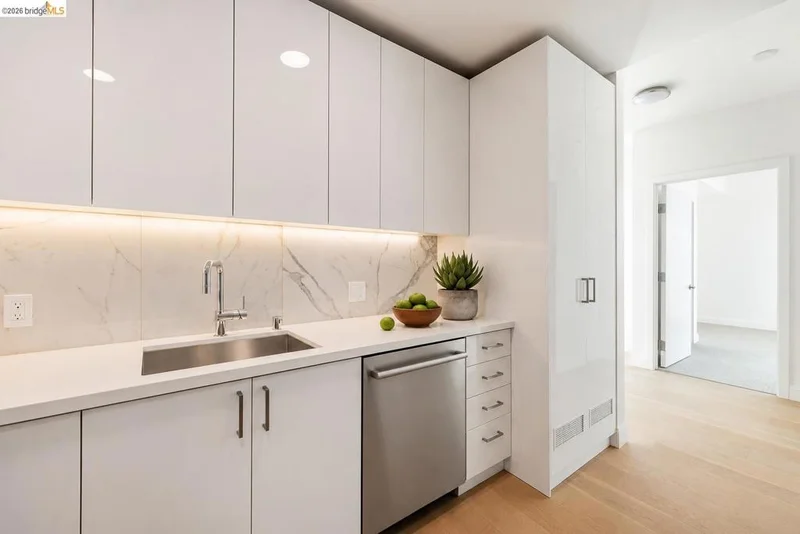 588 Minna St 603 photo 2