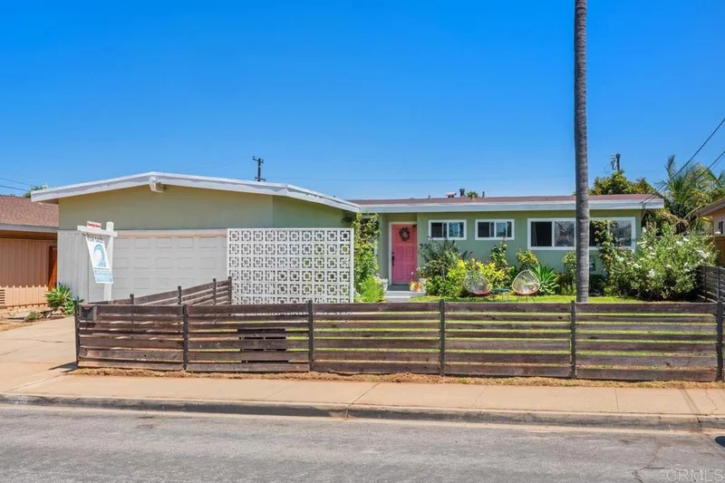 Photo 2 of 330 Donax Avenue