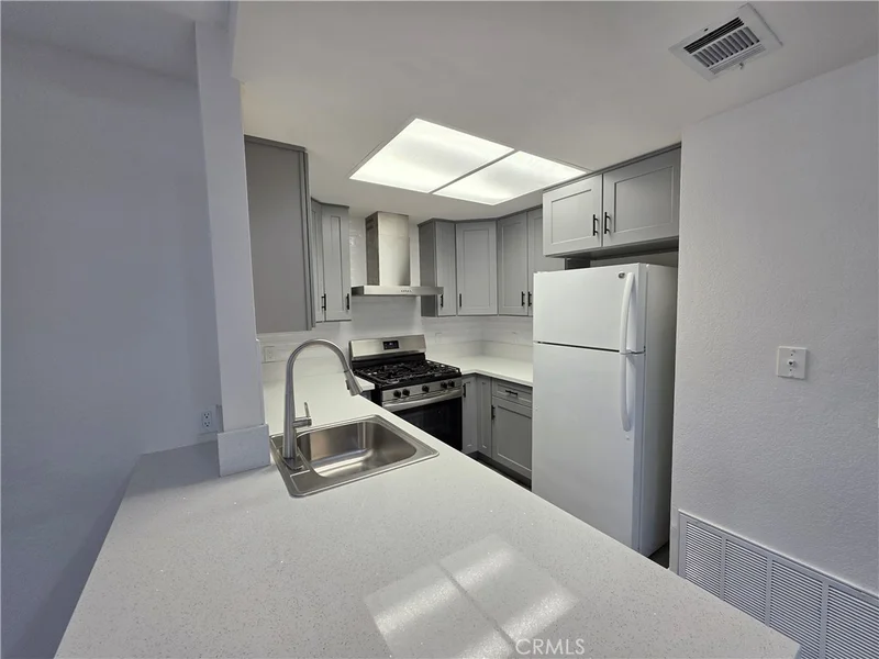 44036 25th W photo 2