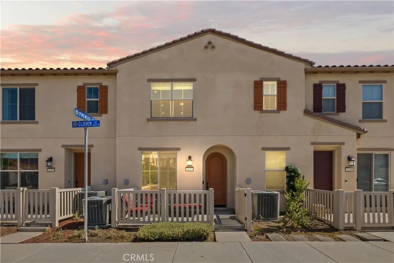 1037 W Clover Ave, Rialto, CA 92376