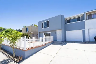 835 Raintree Place