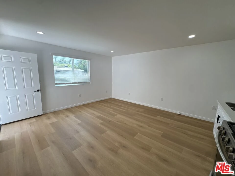 Interior 3