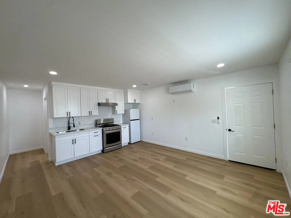 Interior 4