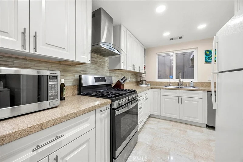 2369 S Reservoir