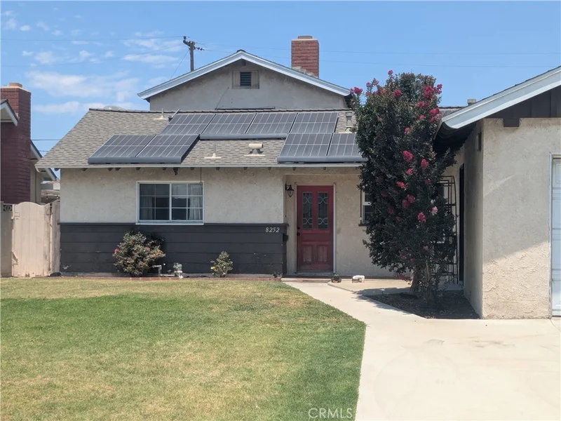 8252 Fontainbleau Way photo 2
