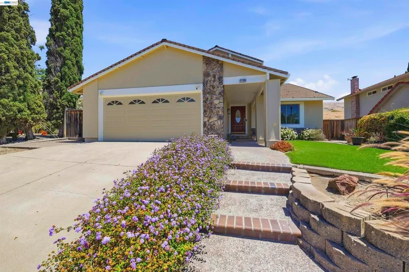 47108 Yucatan Dr