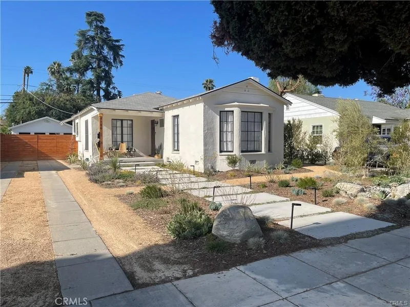 4586 Sunnyside Drive
